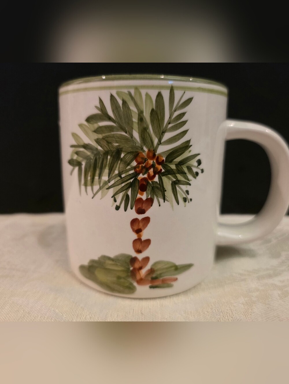 Gibson Elite Palm Court 12 Oz Mug Handpainted Palm Tree Green Rim